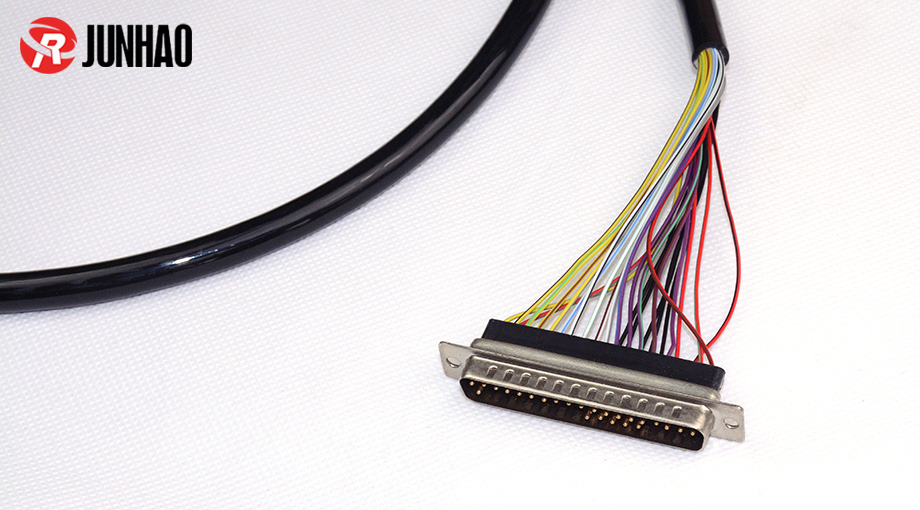 1-1Z323104G02a 公对母串口线束毗连线产品图